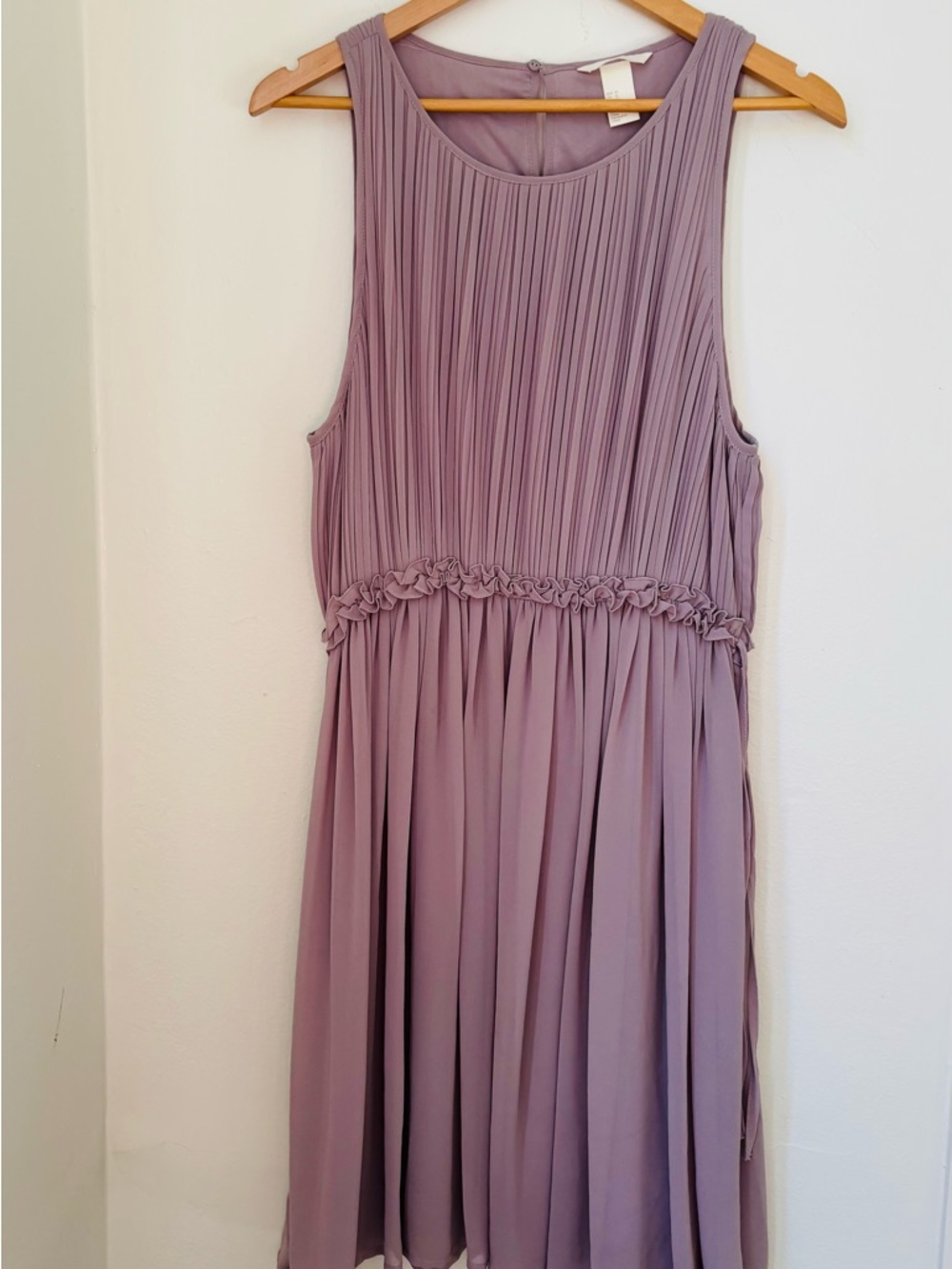 H&M Pleated Sleeveless Lavender Midi Dress